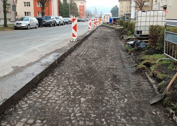 Autobusová zastávka Trávníky