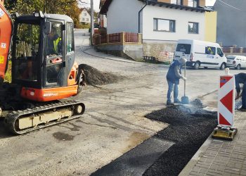 Chodník Jabloňová