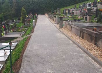 Chodník hřbitov Mniší