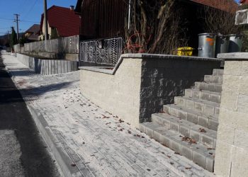 Chodník a kanalizace Seninka
