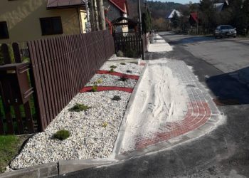 Chodník a kanalizace Seninka