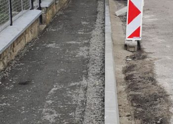 Chodník a kanalizace Seninka