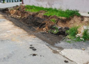 Chodník a kanalizace Seninka