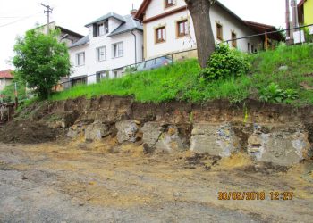 Opěrná zídka a oprava komunikace Valašské Klobouky