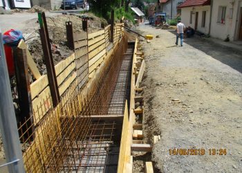 Opěrná zídka a oprava komunikace Valašské Klobouky