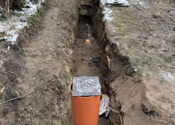 Výměna kanalizačních přípojek a nové zpevněné plochy – Trávníky