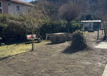 Výměna kanalizačních přípojek a nové zpevněné plochy – Trávníky