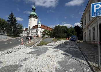 Stavební úpravy části Horního náměstí Vsetín, II. Etapa