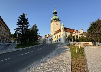 Stavební úpravy části Horního náměstí Vsetín, II. Etapa
