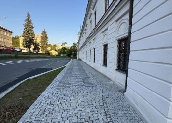Stavební úpravy části Horního náměstí Vsetín, II. Etapa